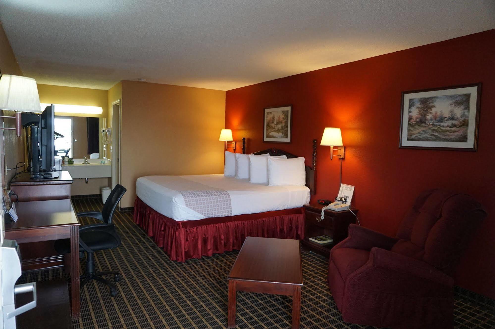 Star Plus Inn & Suites Selmer Exterior foto